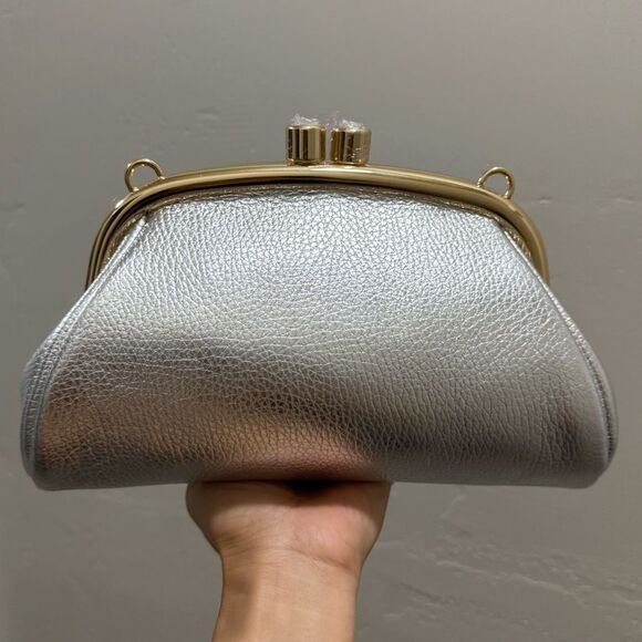 Silver Togo Cowhide Leather Handmade Kisslock Wristlet, Shoulder Bag, Crossbody - Picture 7 of 16